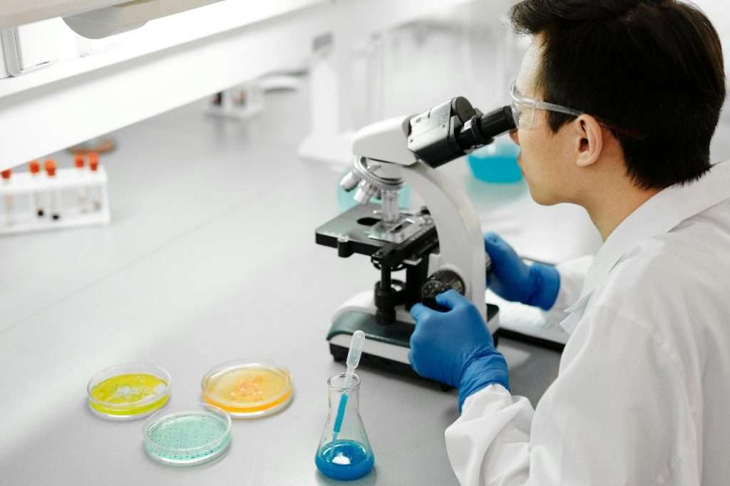 Jobs That Use Microscopes