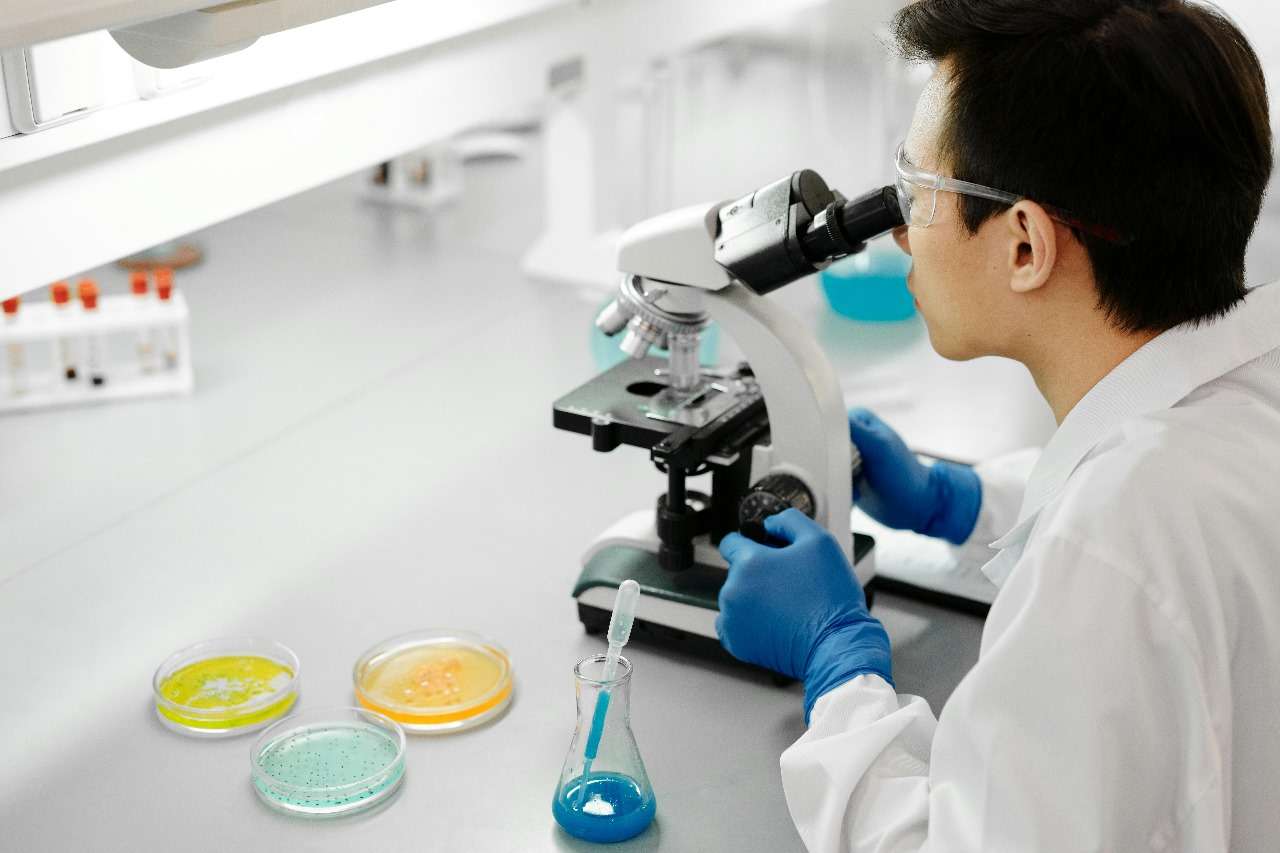 Jobs That Use Microscopes